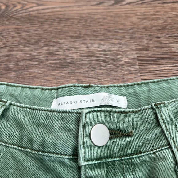 Altar’d State Distressed Ripped Green Women Jeans Size 28 Straight Leg - Picture 4 of 10